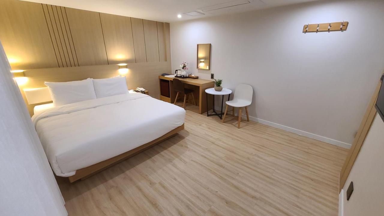 Hotel Andrest Пусан Екстер'єр фото
